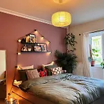 Oasis Hideaway Midst Center *