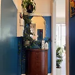 Oasis Hideaway Midst Center Daire