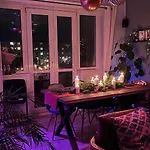 Oasis Hideaway Midst Center Daire