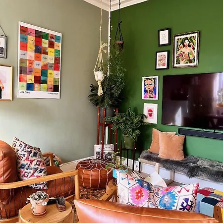 Oasis Hideaway Midst Center Apartment *
