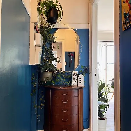 Oasis Hideaway Midst Center Apartment